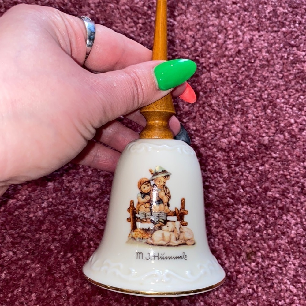 M.J. Hummel Bell